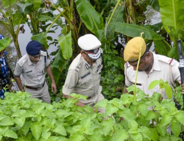 बंगाल में नाबालिग लड़की से रेप-हत्या का आरोपी मुठभेड़ में ढेर