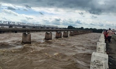 लगातार बारिश के बीच नदी-नालों के बढ़ते जलस्तर पर प्रशासन हाई अलर्ट