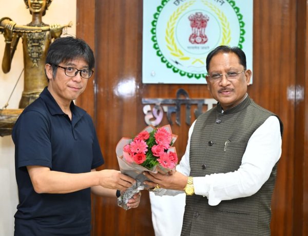 जापान की एहिमे यूनिवर्सिटी के 17 सदस्यीय छात्र प्रतिनिधिमंडल ने मुख्यमंत्री श्री विष्णुदेव साय से की सौजन्य मुलाकात