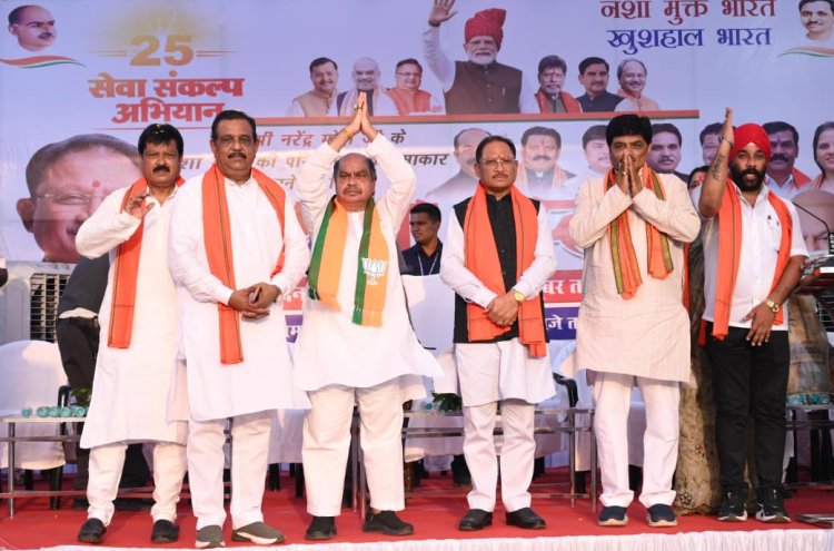 28 वर्षों से नशे के खिलाफ अलख जगा रहे पुरन्दर मिश्रा, मुख्यमंत्री साय ने पदयात्रा में दिया साथ