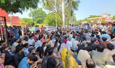 खैरागढ़ संगीत विवि में छात्रों का प्रदर्शन, ‘कुलपति हटाओ’ के लगे नारे