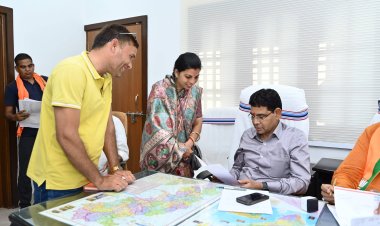 सहयोग केंद्र में प्राप्त हुए आवेदन हेतु राजस्व मंत्री टंक राम वर्मा ने त्वरित निराकरण के दिए निर्देश  भाजपा कार्यकर्ताओं से संवाद कर उनकी समस्याओं और सुझावों पर की चर्चा,समयबद्ध कार्रवाई पर दिया जोर