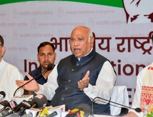 परिसीमन प्रस्तावों पर पीएम मोदी को कांग्रेस अध्यक्ष खरगे का पत्र, सर्वदलीय बैठक की मांग की